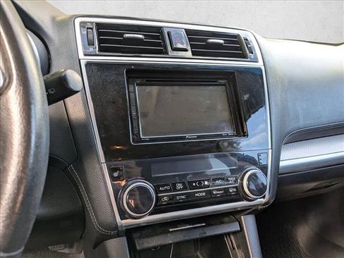 Used 2018 Subaru Outback 2.5i Premium image 6
