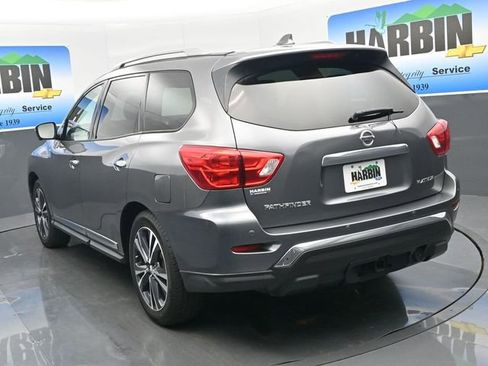 Used 2020 Nissan Pathfinder Platinum image 4