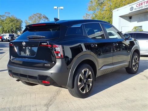 Certified 2025 Nissan Kicks SV image 7