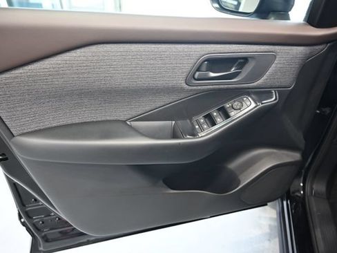 Used 2023 Nissan Rogue S AWD/4WD image 27