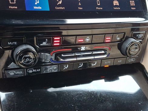 Certified 2023 Jeep Grand Cherokee Limited image 15