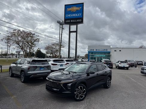 New 2026 Chevrolet Trax RS w/ Driver Confidence Package image 1