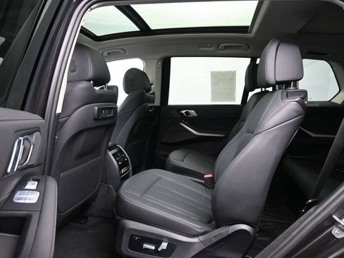 Used 2022 BMW X7 xDrive40i w/ Premium Package AWD/4WD image 24