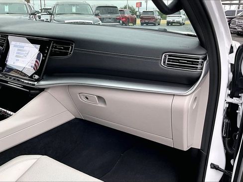 Used 2025 Jeep Wagoneer 4WD image 19