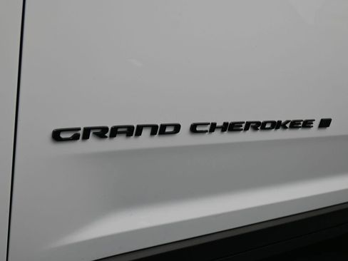 New 2026 Jeep Grand Cherokee Altitude image 27