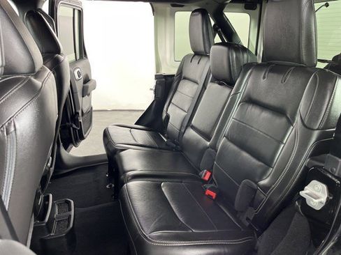 Used 2021 Jeep Wrangler Unlimited Sahara image 34