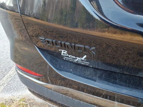 Used 2022 Chevrolet Equinox RS w/ Infotainment Package image 9