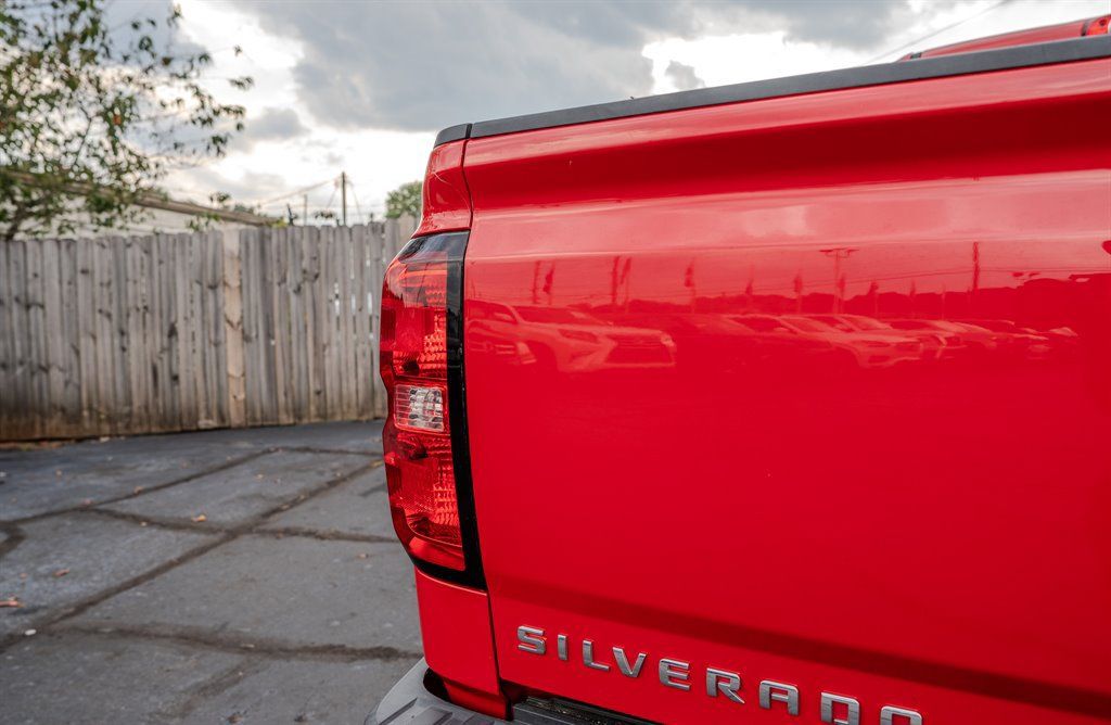 Used 2018 Chevrolet Silverado 1500 LT w/ All Star Edition AWD/4WD image 10