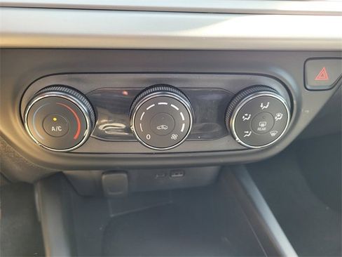 Certified 2025 Chevrolet Trax LS image 18