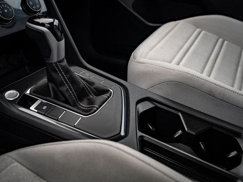 Used 2024 Volkswagen Tiguan S image 34