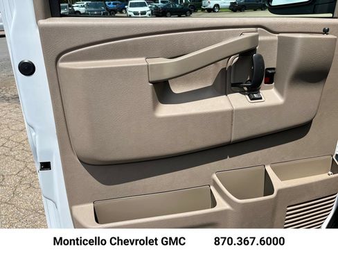 New 2026 Chevrolet Express 2500 w/ Driver Convenience Package RWD image 9