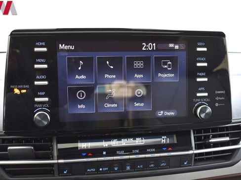 Used 2024 Toyota Sienna XLE image 19