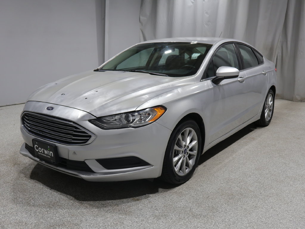 Used 2017 Ford Fusion SE FWD image 18