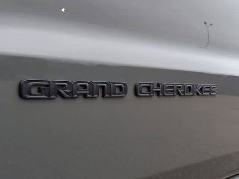 Used 2020 Jeep Grand Cherokee Altitude image 13