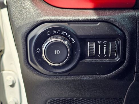 Used 2020 Jeep Wrangler Unlimited Rubicon AWD/4WD image 17