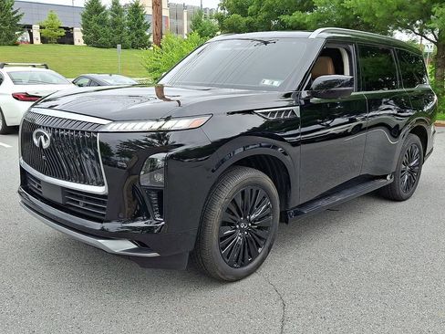 Used 2025 INFINITI QX80 Luxe AWD/4WD image 3