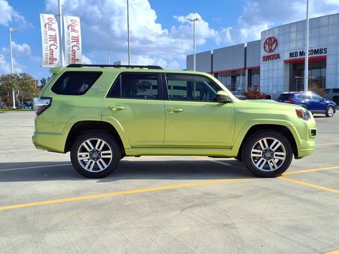 Used 2023 Toyota 4Runner TRD Sport AWD/4WD image 4