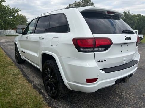 Used 2020 Jeep Grand Cherokee Altitude AWD/4WD image 2