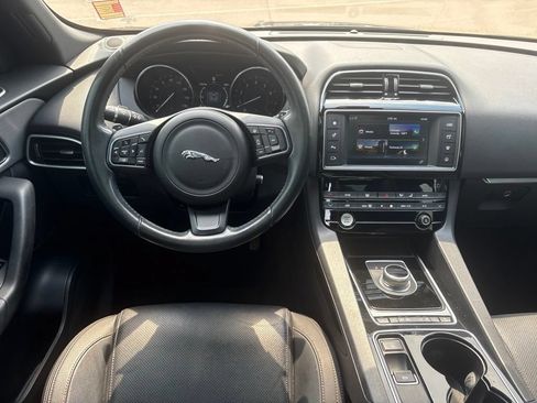 Used 2017 Jaguar F-PACE Prestige AWD/4WD image 13