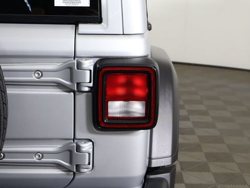 Used 2022 Jeep Wrangler Unlimited Sport w/ Sun And Sound Package AWD/4WD image 14