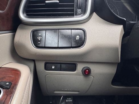 Used 2016 Kia Sorento LX w/ LX Convenience Package image 22