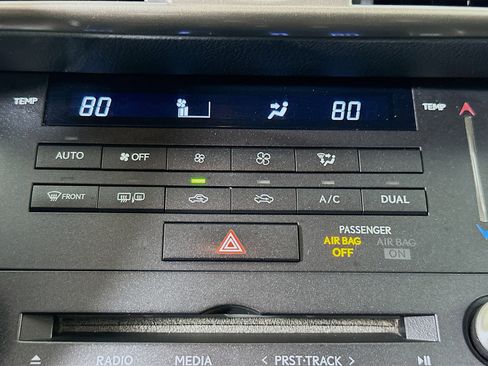 Used 2016 Lexus IS 300 4dr Sdn AWD image 24