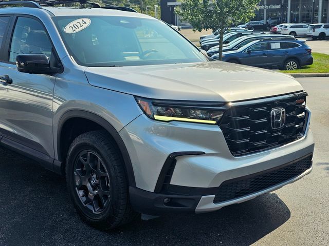 Used 2024 Honda Pilot TrailSport image 2