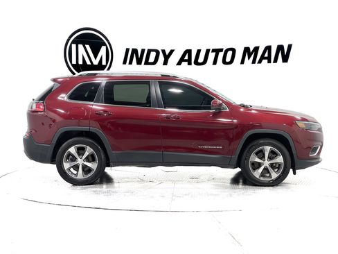 Used 2020 Jeep Cherokee Limited w/ Technology Group AWD/4WD image 3