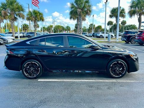 New 2026 Nissan Sentra SR w/ Floor Mat Package FWD image 4