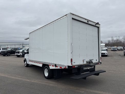 Used 2024 Chevrolet Express 3500 w/ Power Convenience Package RWD image 3