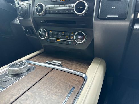 Used 2018 Ford Expedition Platinum RWD image 20