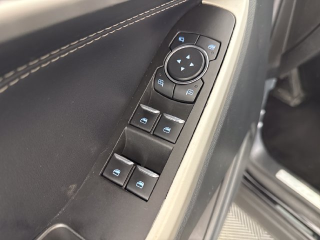 Used 2021 Ford Explorer Limited w/ Equipment Group 301A AWD/4WD image 30