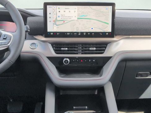 New 2025 Ford Explorer Active w/ Active Comfort Package image 19