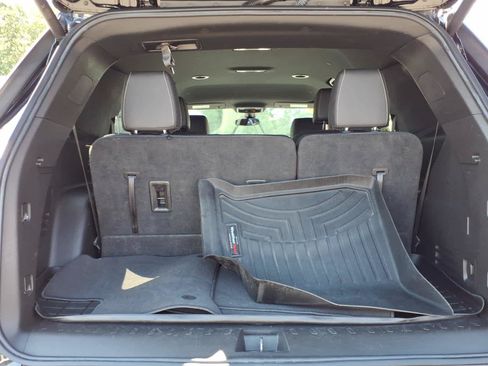 Used 2023 Chevrolet Traverse LT AWD/4WD image 17