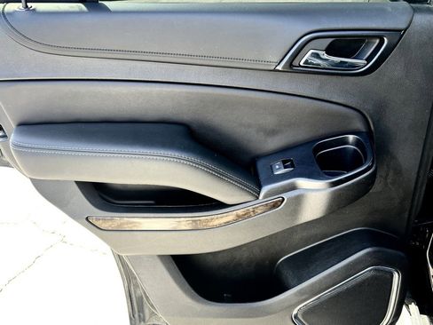 Used 2019 Chevrolet Tahoe LT image 16