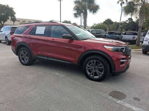 Certified 2023 Ford Explorer XLT w/ Equipment Group 202A AWD/4WD image 2