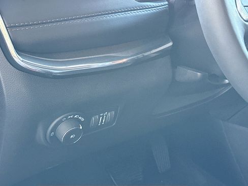 Used 2023 Jeep Compass Limited image 10