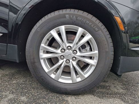 Used 2025 Cadillac XT5 Luxury image 2