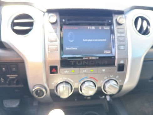 Used 2018 Toyota Tundra SR5 AWD/4WD image 17