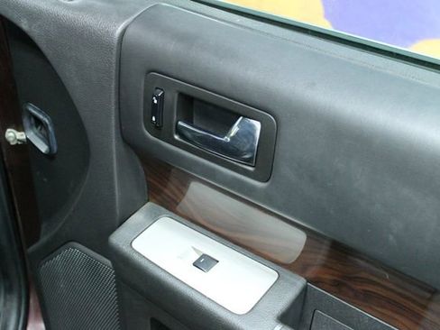 Used 2009 Ford Flex SEL image 10