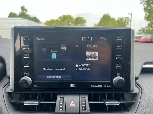 Used 2021 Toyota RAV4 XLE Premium AWD/4WD image 16