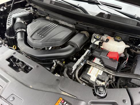 Used 2024 Chevrolet Traverse Z71 AWD/4WD image 35
