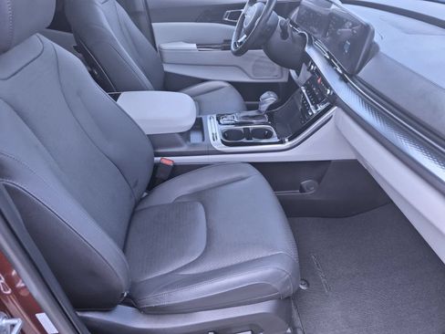 Used 2024 Kia Carnival SX Prestige FWD image 23