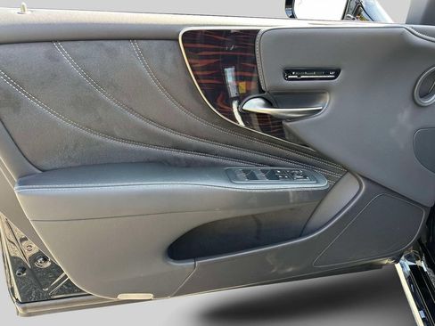 Used 2022 Lexus LS 500 AWD w/ Interior Upgrade Package image 19