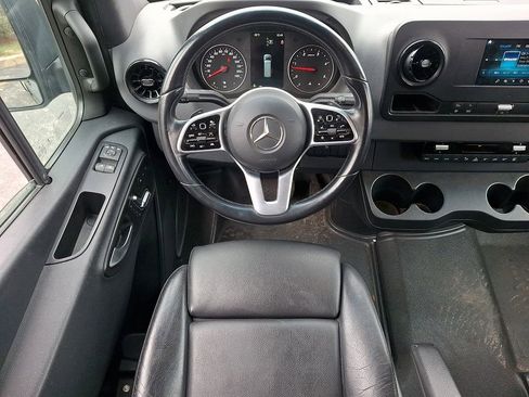Used 2020 Mercedes-Benz Sprinter 2500 image 13