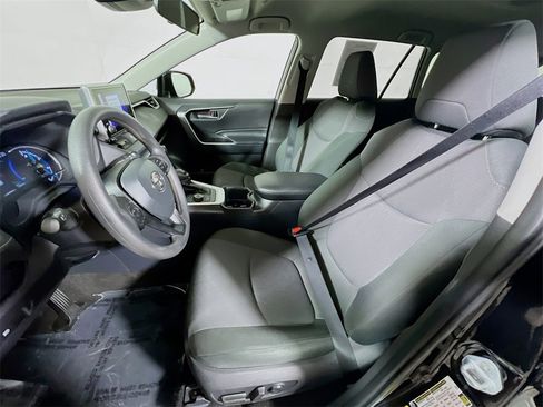 Certified 2025 Toyota RAV4 XLE image 19