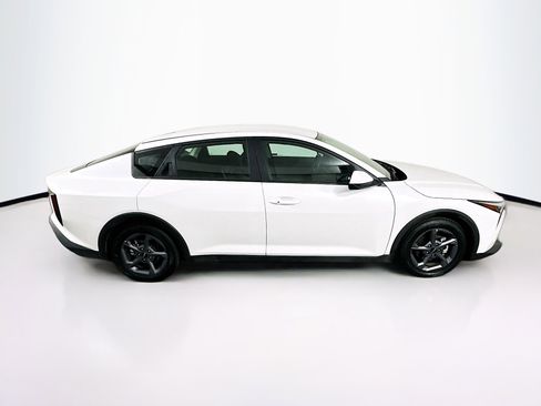 Used 2025 Kia K4 LXS image 10