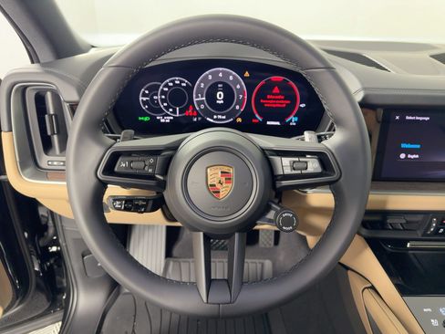 Certified 2026 Porsche Cayenne AWD/4WD image 11