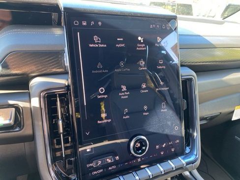 New 2026 GMC Yukon AT4 w/ AT4 Premium Package image 18