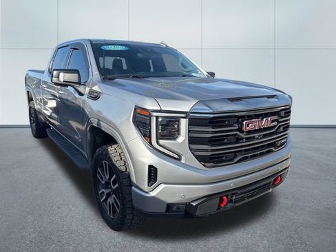 Used 2023 GMC Sierra 1500 AT4 w/ AT4 Premium Package AWD/4WD image 4